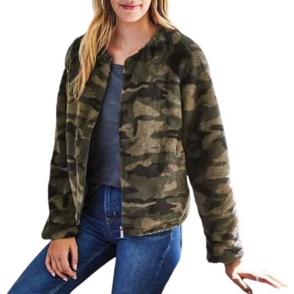 Faux Fur Camo Jacket - Picture 7 of 7